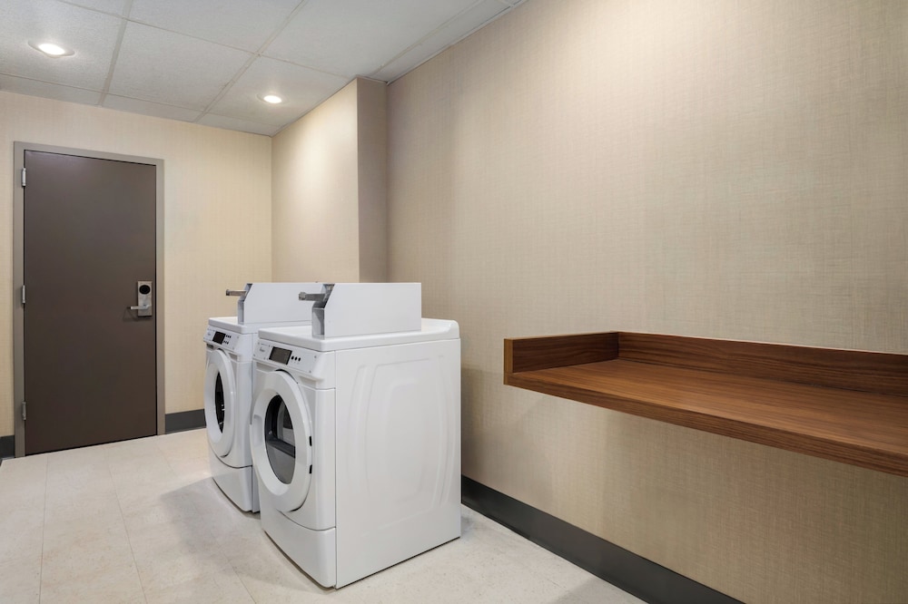 holiday inn express hotel and suites bentonville by ihg