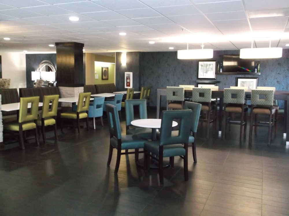 holiday inn express hotel and suites bentonville by ihg