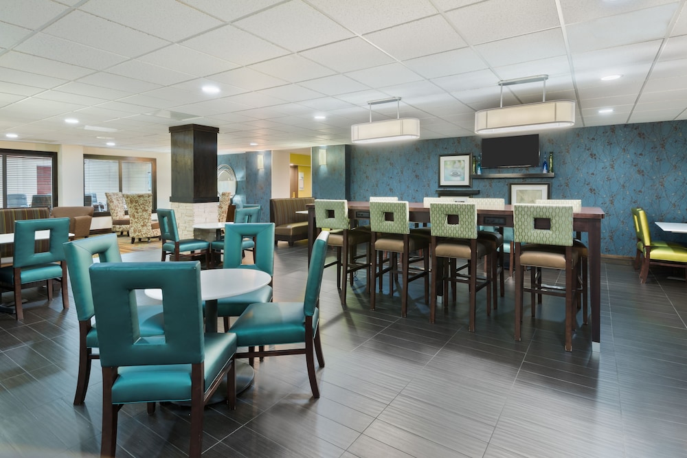 holiday inn express hotel and suites bentonville by ihg