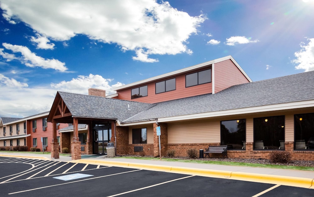 Americinn By Wyndham Mora,Grantsburg>>Cambridge,3 star