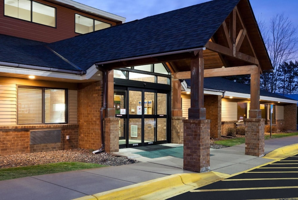 Americinn By Wyndham Mora,Grantsburg>>Cambridge,3 star