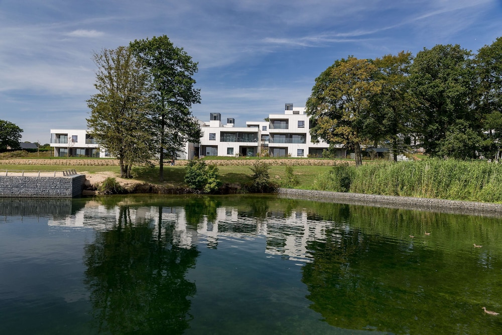 golden lakes hotel