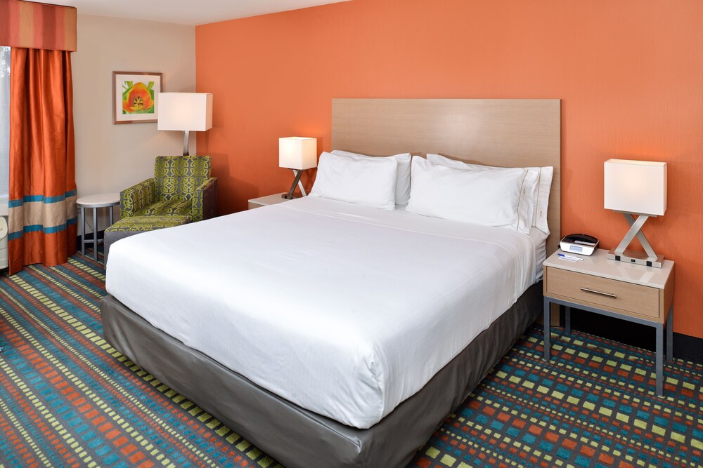 holiday inn express bernalillo by ihg