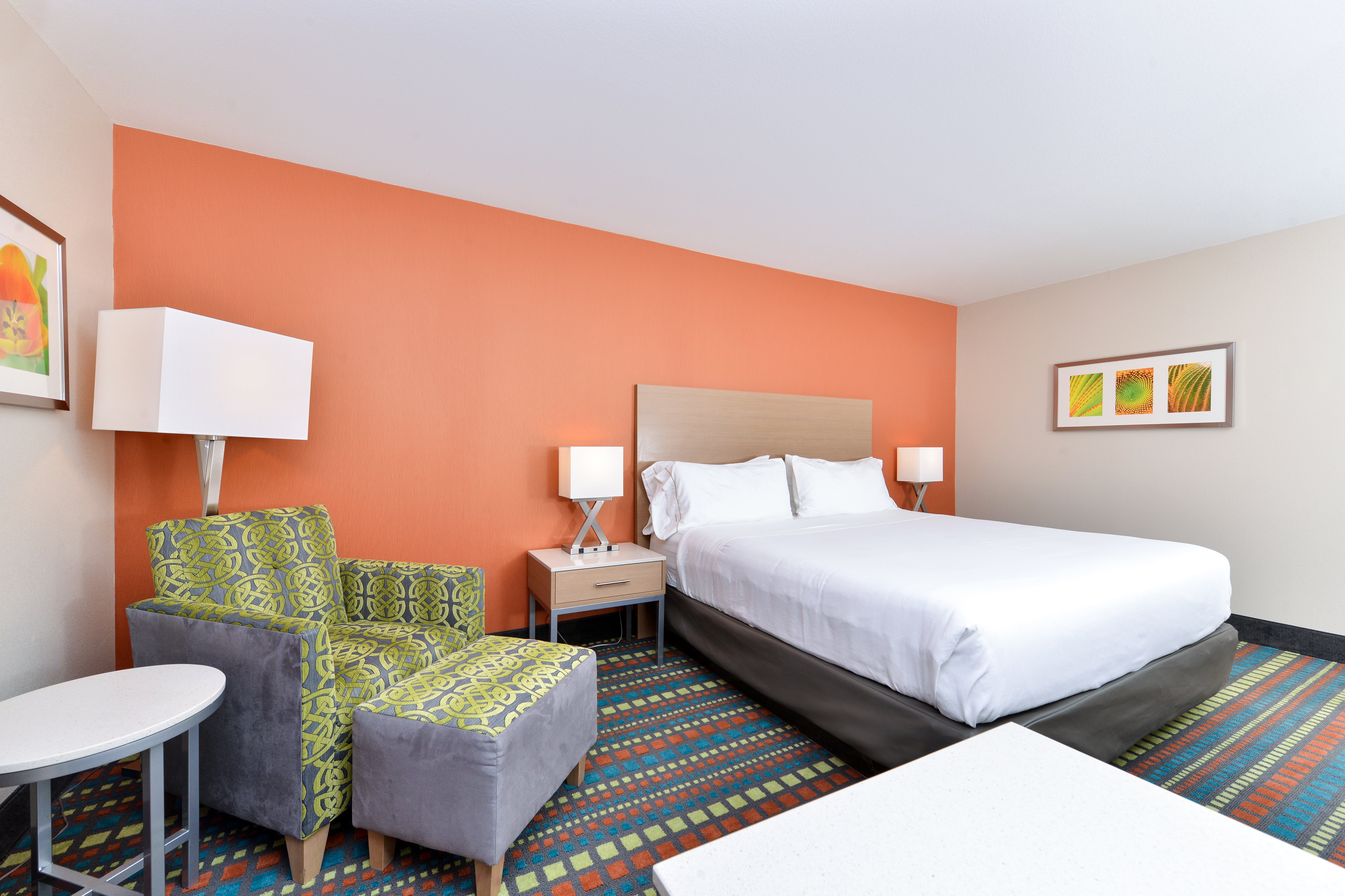 holiday inn express bernalillo by ihg
