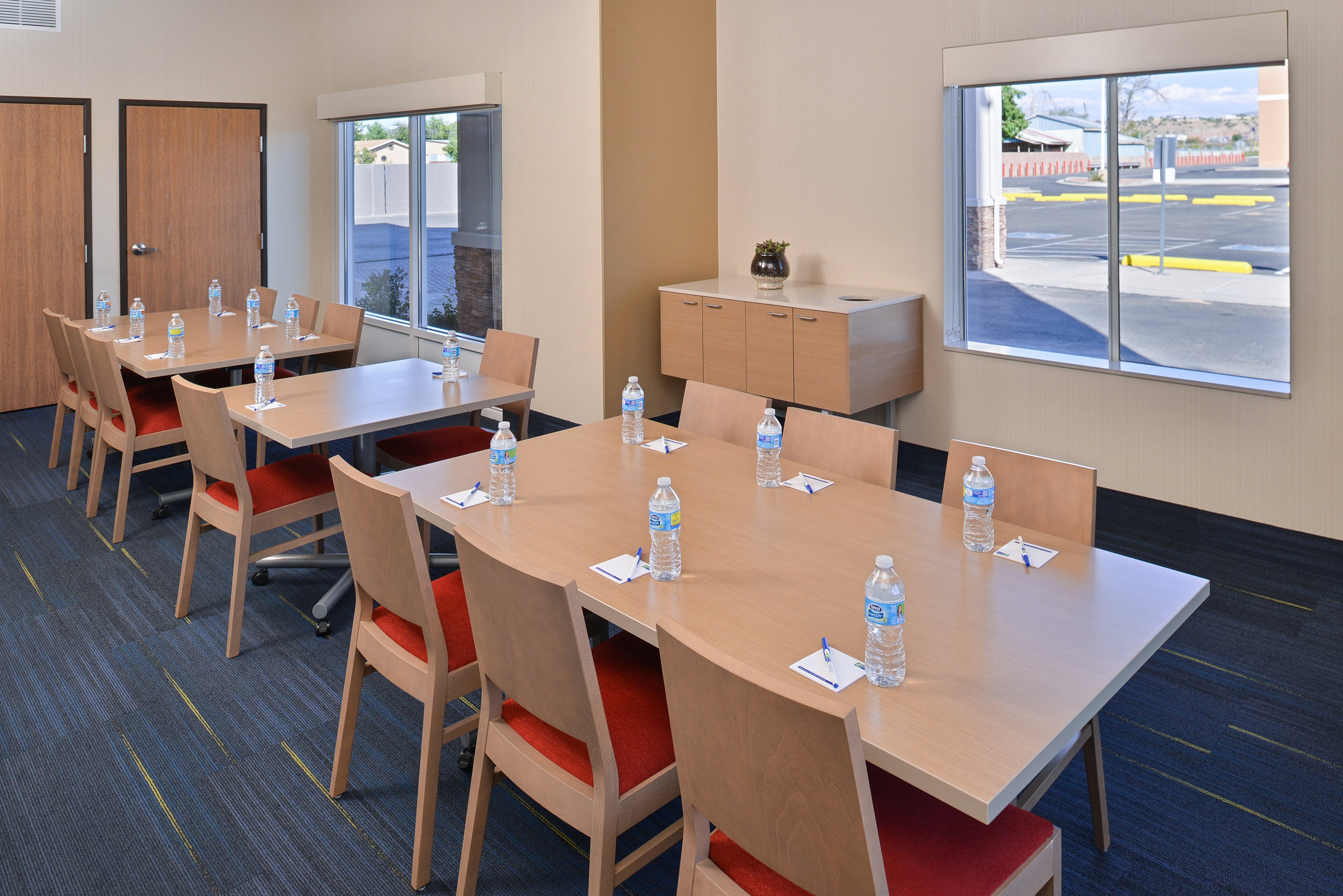 holiday inn express bernalillo by ihg