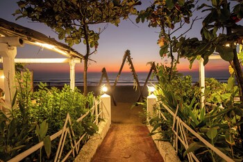 sunset cafe beach stay