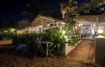 sunset cafe beach stay