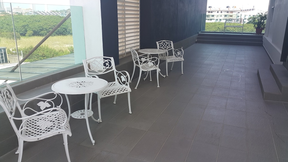 marvelux hotel