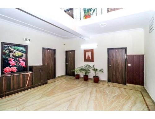 Hotel Shelton,Sahibzada Ajit Singh Nagar>>Chandigarh,3 star