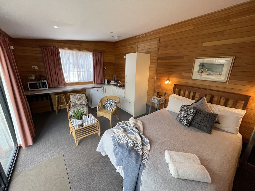 hanlon guest house