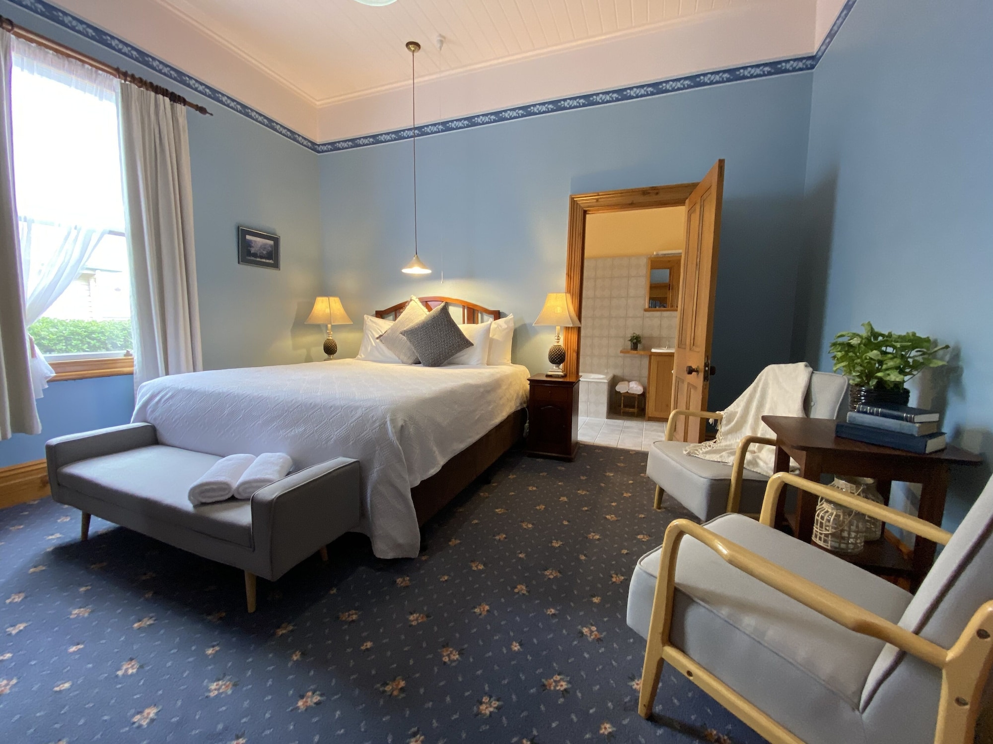 hanlon guest house