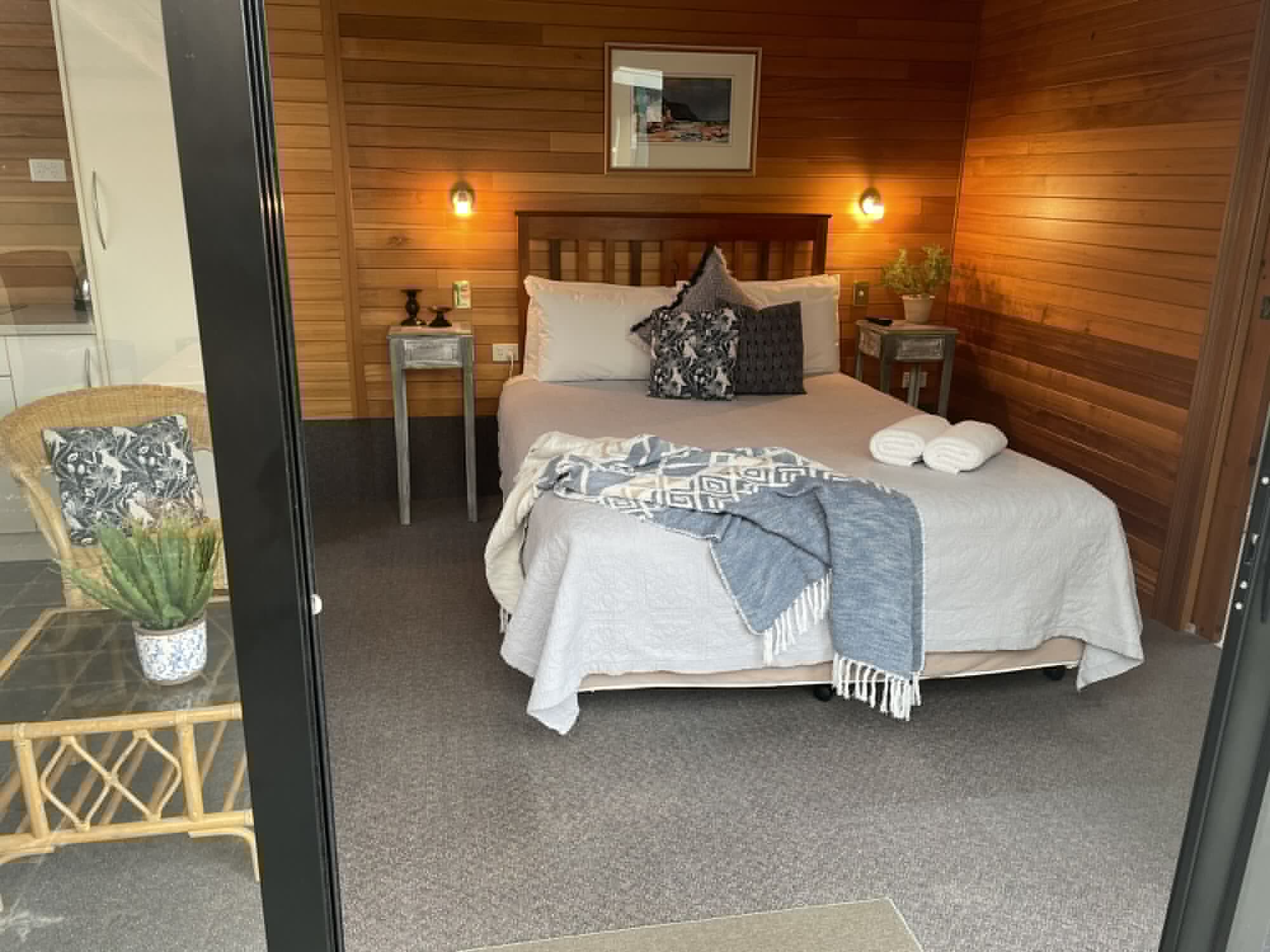 hanlon guest house