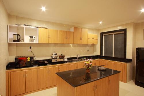 Phils Residency & Banquets,Kerala>>Ernakulam,4 star