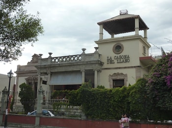 hotel la casona del llano