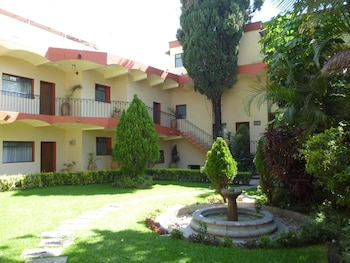 hotel la casona del llano