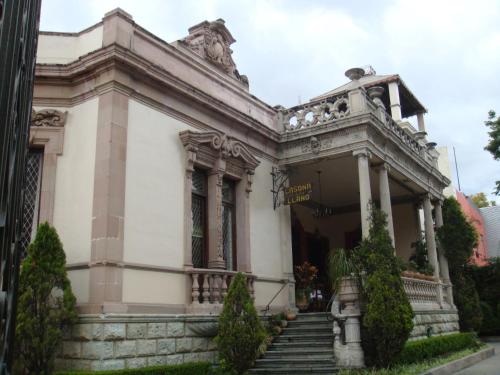 hotel la casona del llano