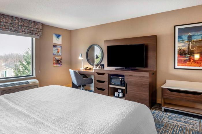 hampton inn greenfield