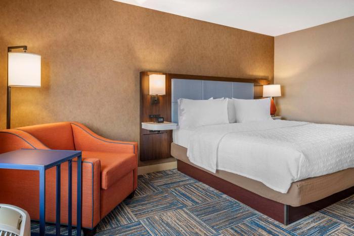 hampton inn greenfield