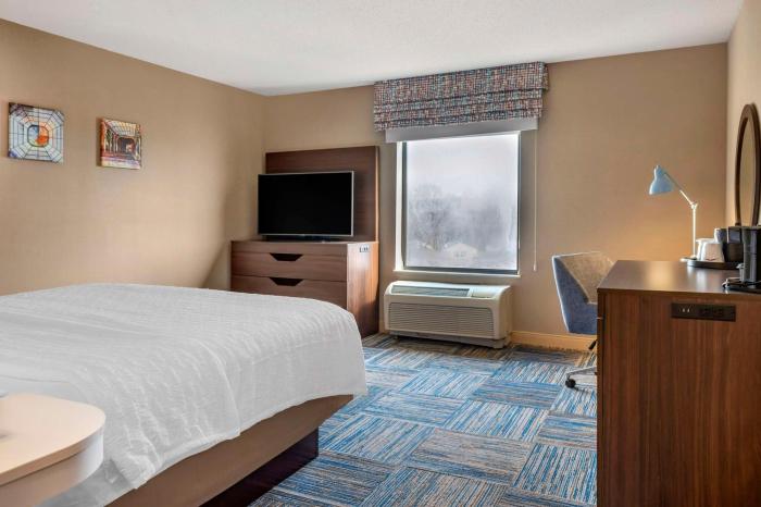 hampton inn greenfield