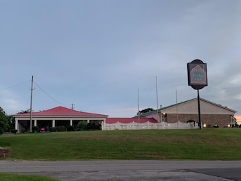 Covered Bridge Inn,120 High School Street,3 star