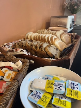 riverbank park motel