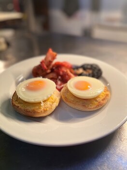 riverbank park motel