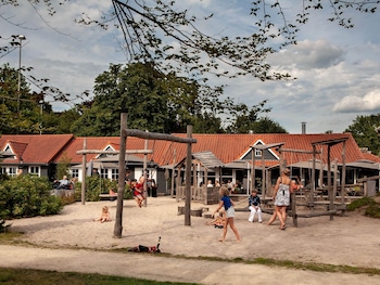 uden