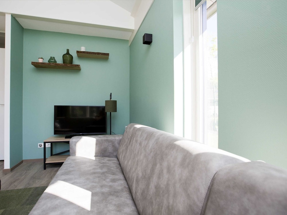 attractive bungalow with a covered terrace near the veluwe