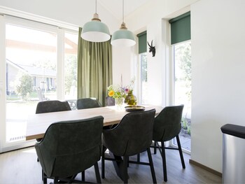 attractive bungalow with a covered terrace near the veluwe