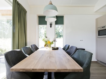 attractive bungalow with a covered terrace near the veluwe