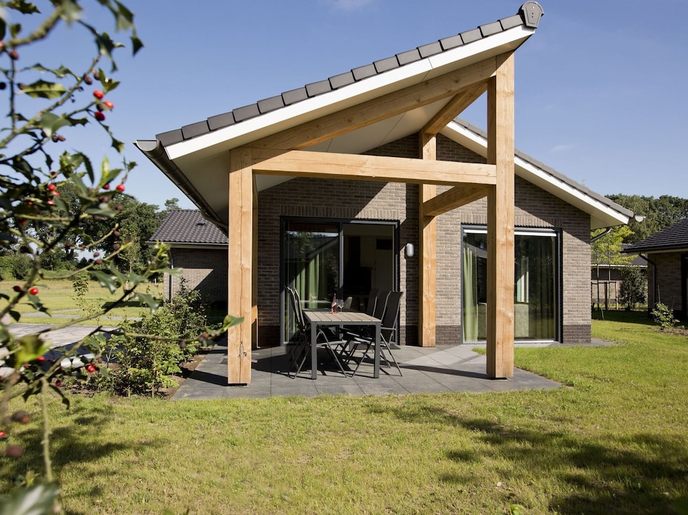attractive bungalow with a covered terrace near the veluwe