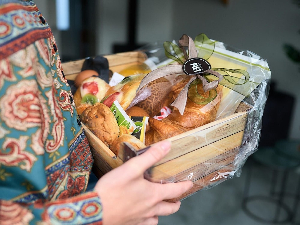 attractive bungalow with a covered terrace near the veluwe