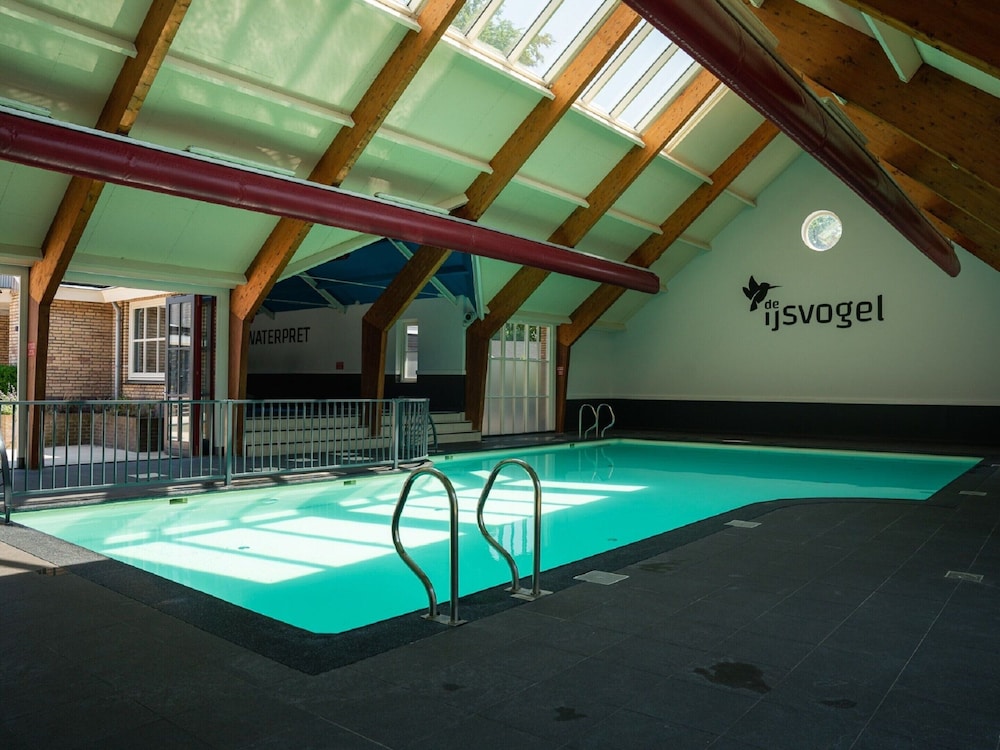 attractive bungalow with a covered terrace near the veluwe