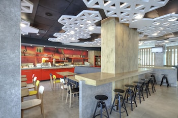 ibis guadalajara expo