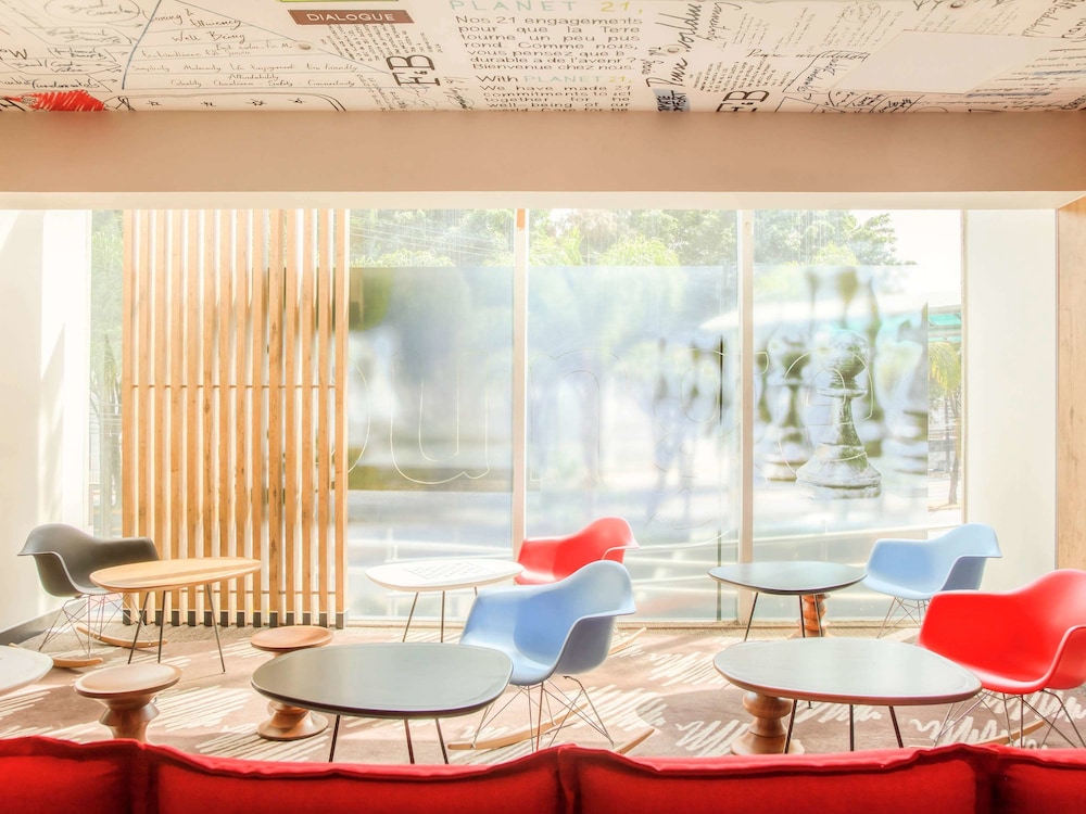 ibis guadalajara expo