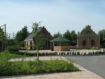 cozy furnished house with garden near nature reserve