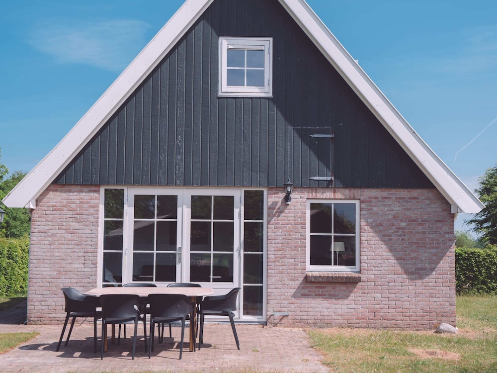 cozy furnished house with garden near nature reserve