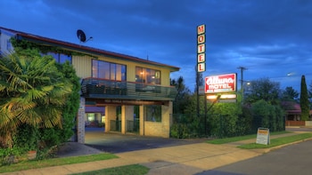 alluna motel
