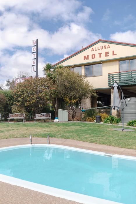 alluna motel