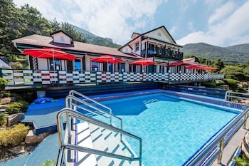 jeongwon beach pension