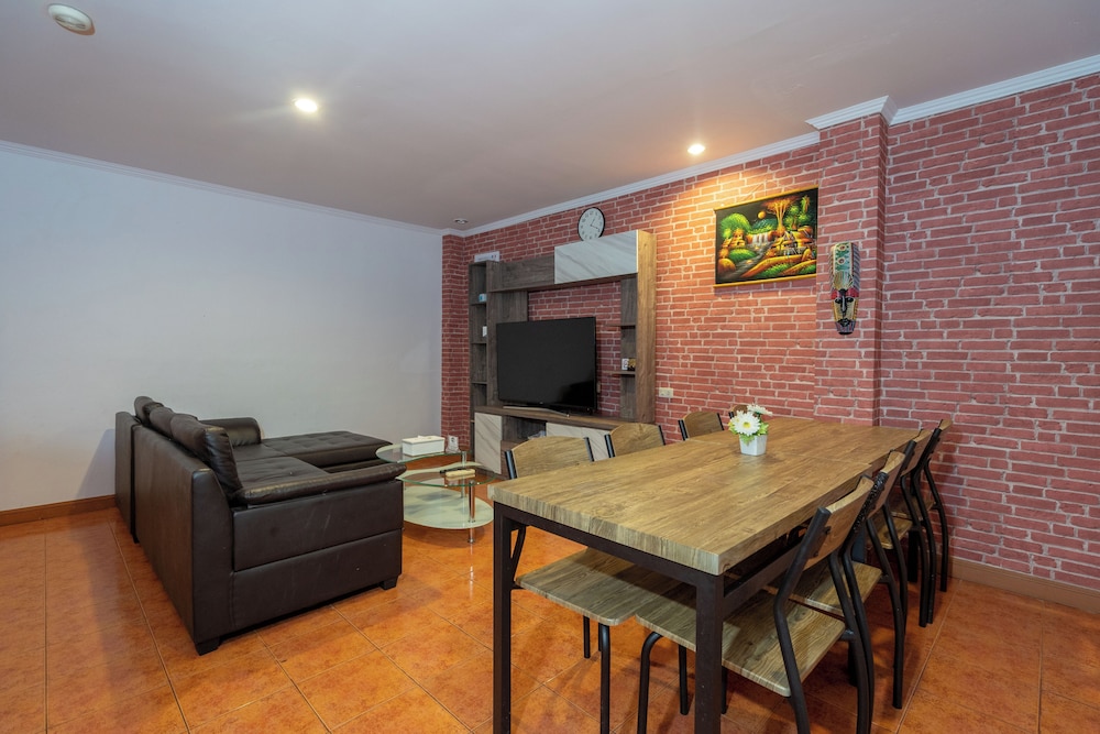 happy holiday resort and apartments patong beach