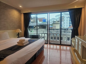 happy holiday resort and apartments patong beach