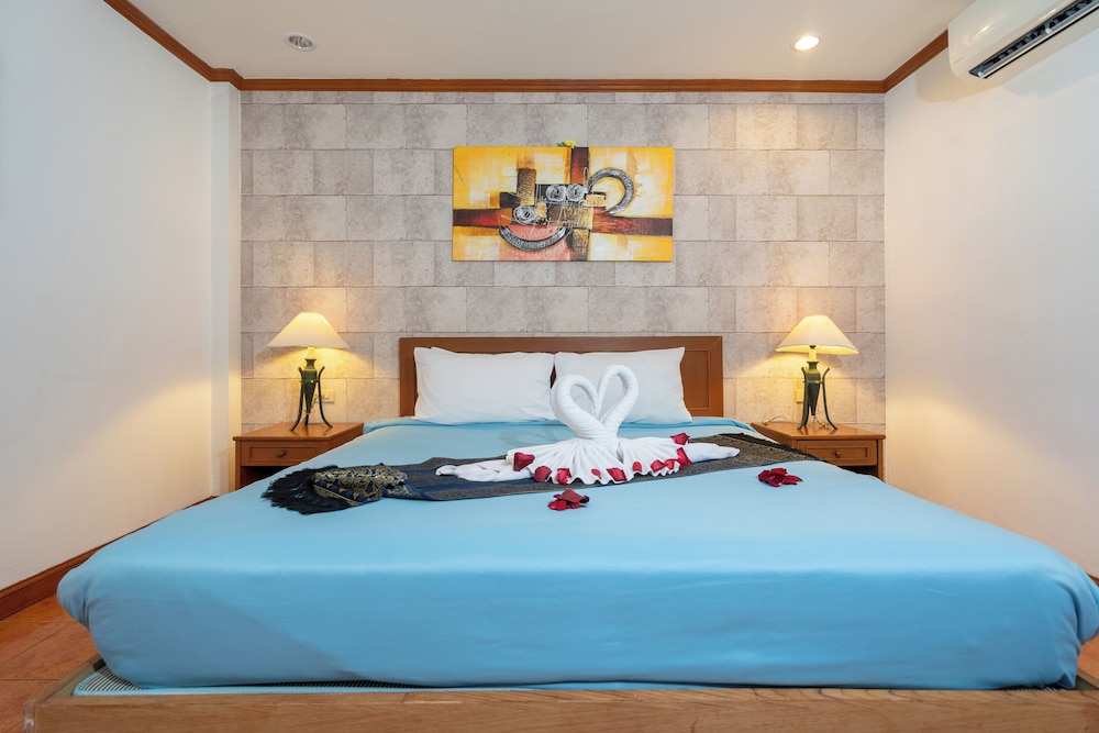 happy holiday resort and apartments patong beach