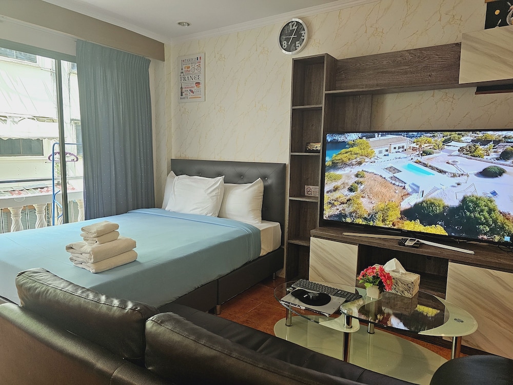happy holiday resort and apartments patong beach