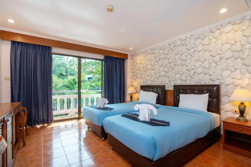 happy holiday resort and apartments patong beach