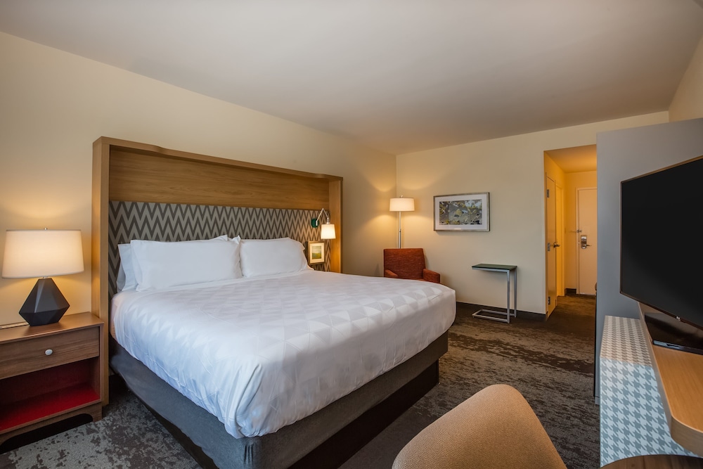 holiday inn gulfport airport by ihg