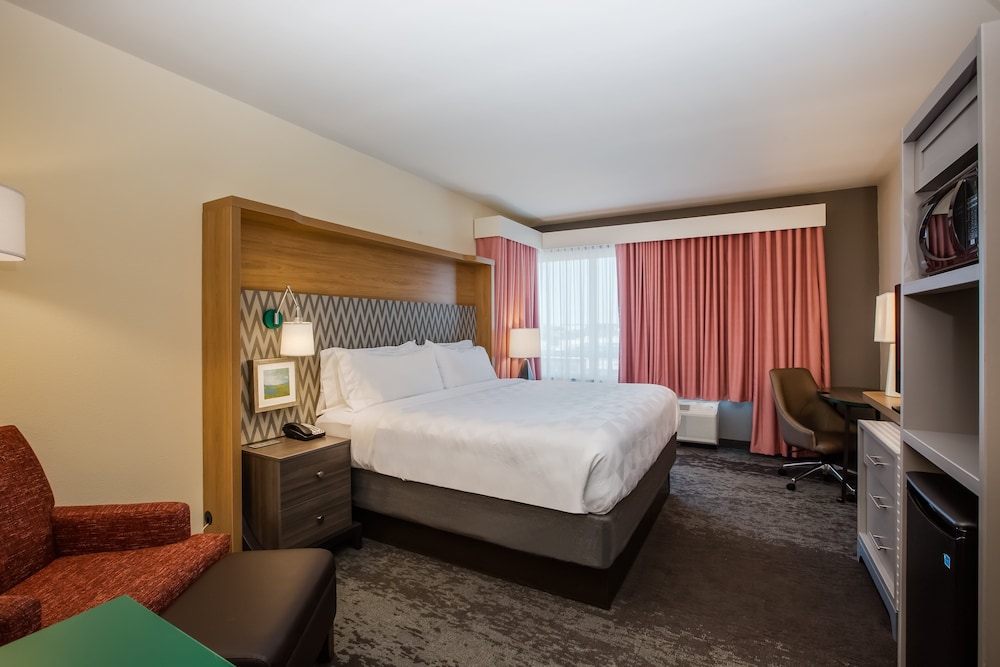 holiday inn gulfport airport by ihg