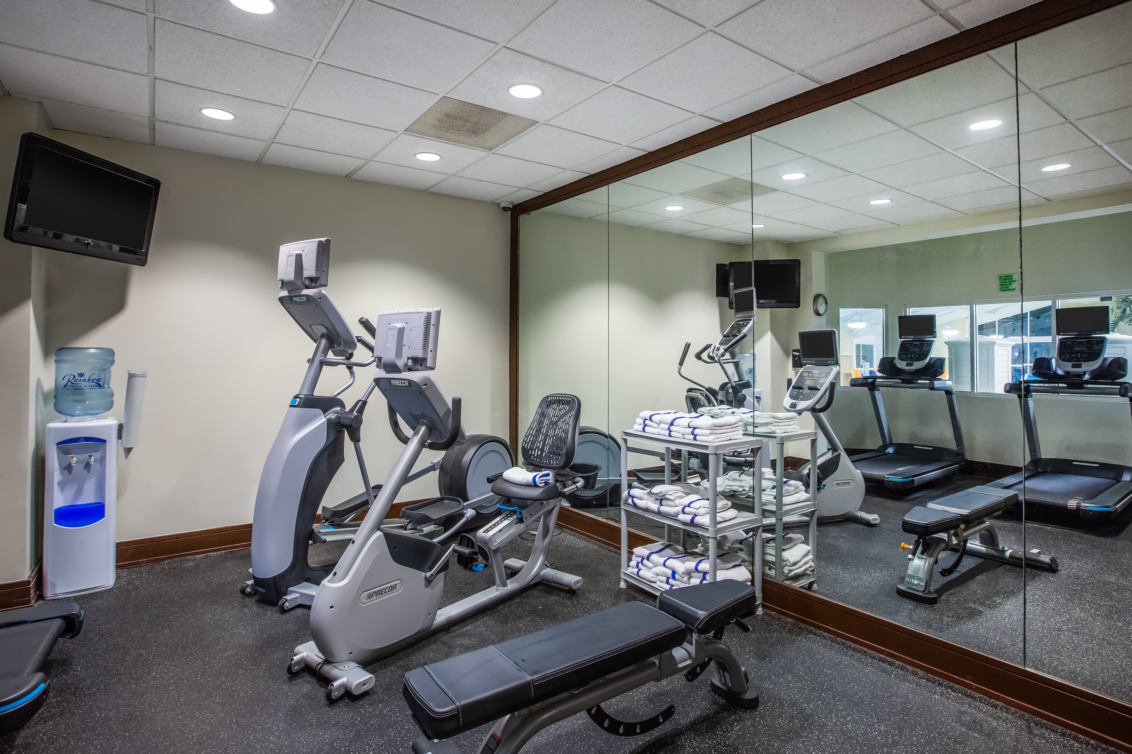 holiday inn gulfport airport by ihg