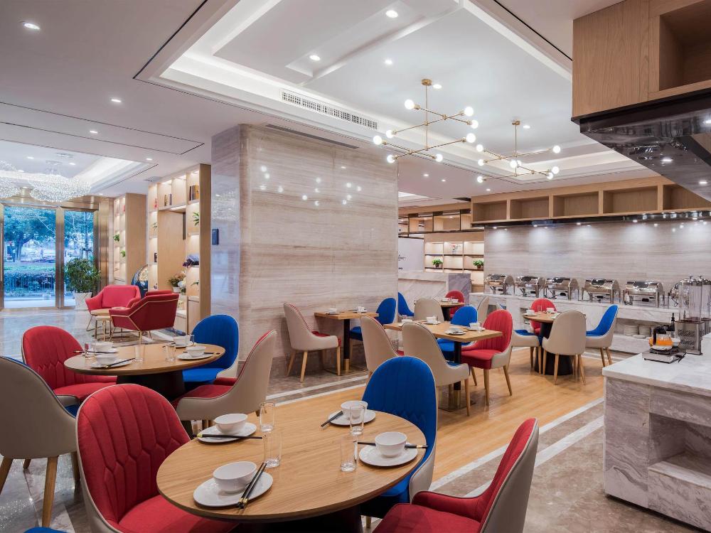 kyriad marvelous hotel yangshuo west street