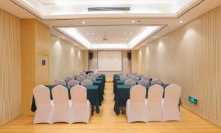 kyriad marvelous hotel yangshuo west street